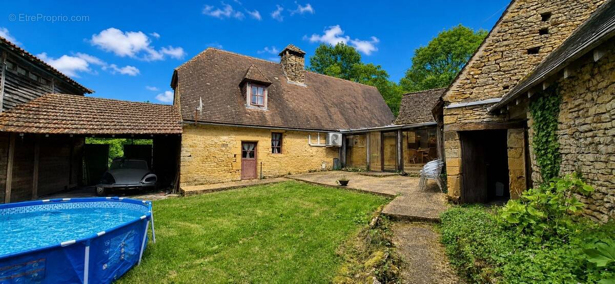 Maison à LA CHAPELLE-AUBAREIL