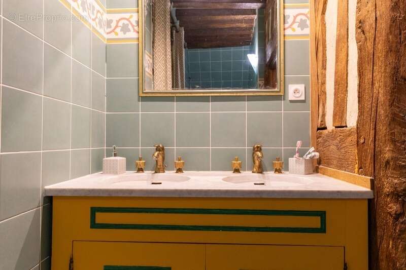 Maison à PONT-L&#039;EVEQUE