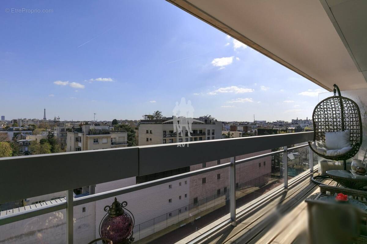 Appartement à NEUILLY-SUR-SEINE