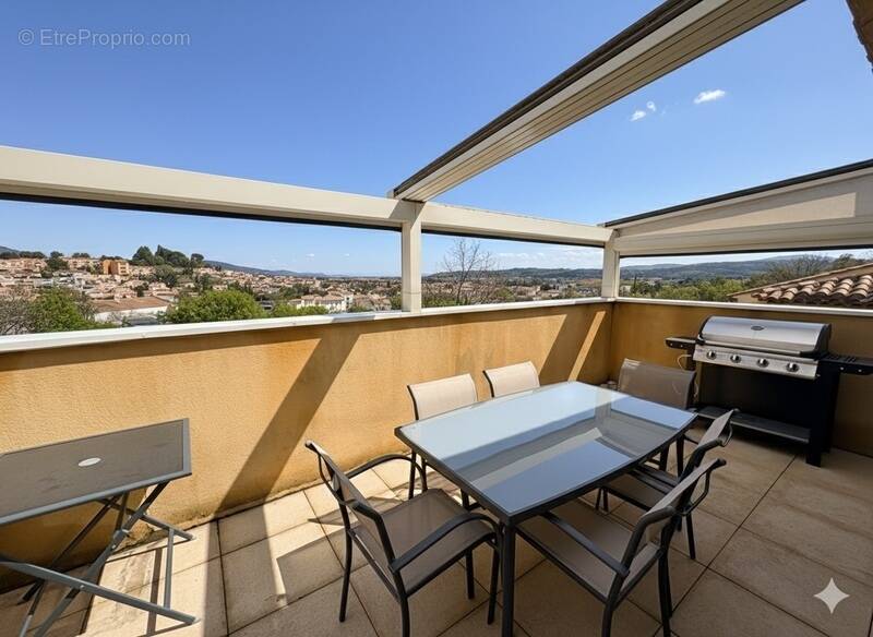 Appartement à COGOLIN