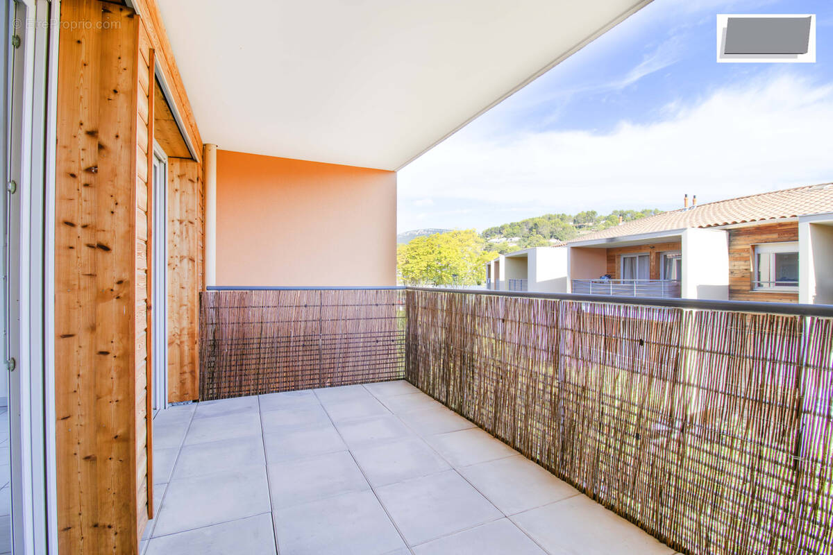 Appartement à CUERS