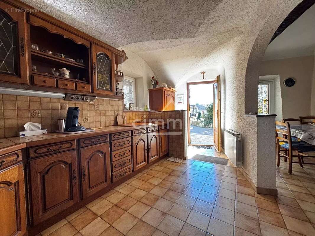 Maison à LARAGNE-MONTEGLIN