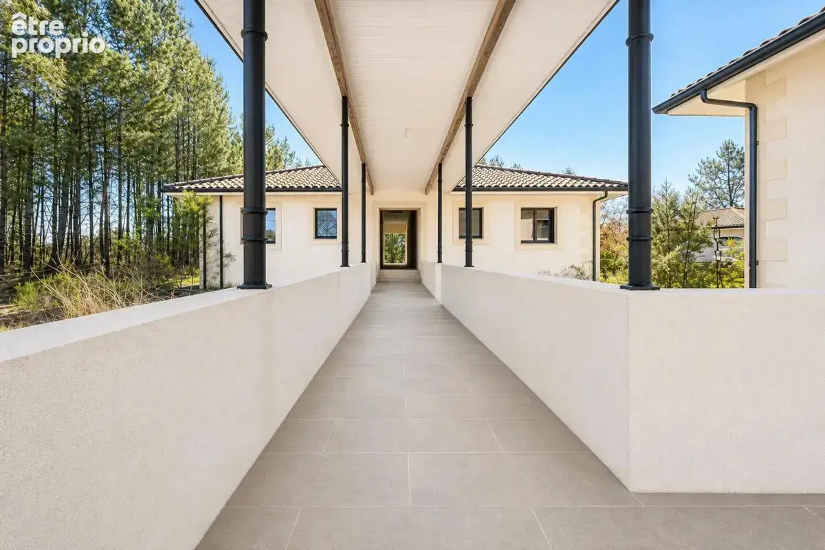 Maison spacieuse de 9 pièces à Lugos - photo 2
