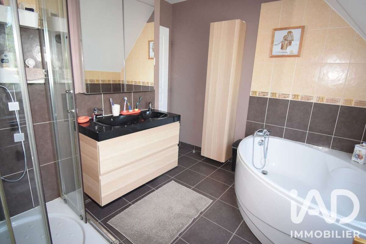 Maison 160 m² à Guignes  - photo 9