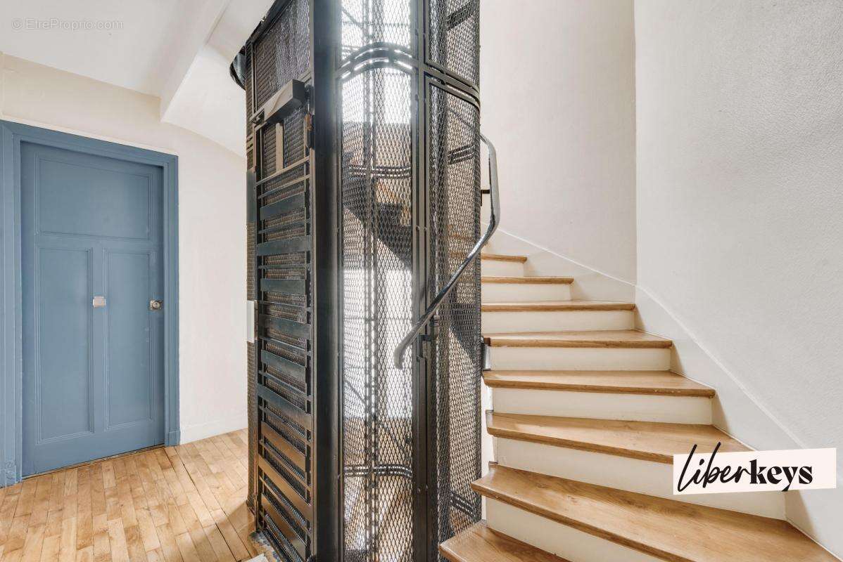 Appartement à PARIS-17E