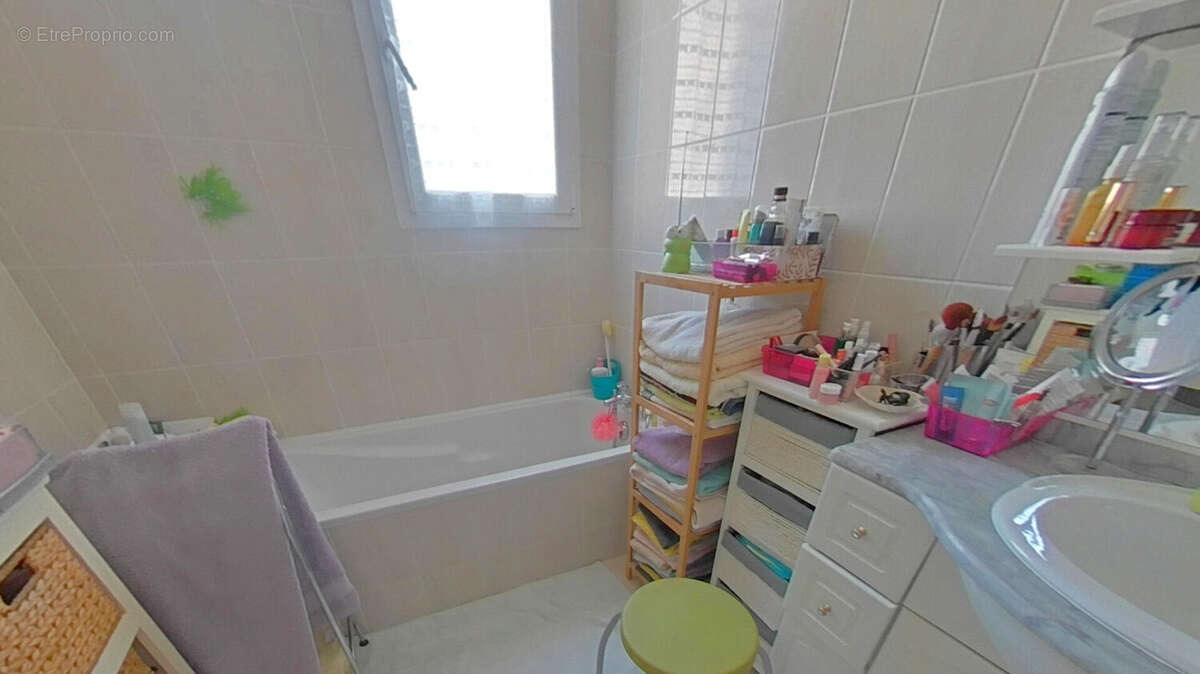 Maison à NISSAN-LEZ-ENSERUNE