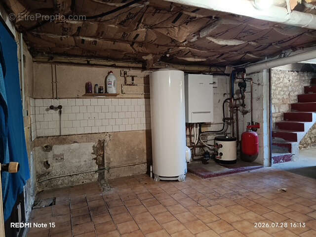 Pavillon sur sous-sol - 2 chambres - garage - terrain - photo 8