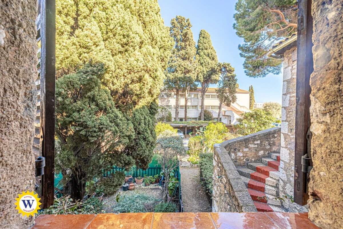 Appartement à SAINT-LAURENT-DU-VAR