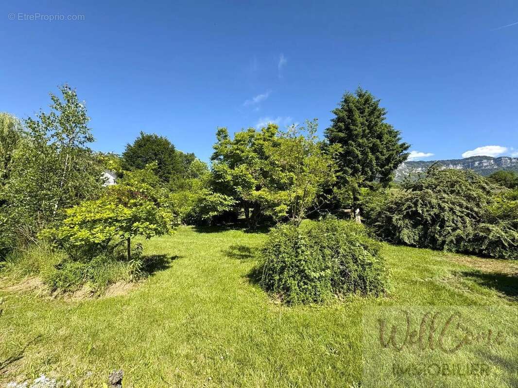 Terrain à AIX-LES-BAINS