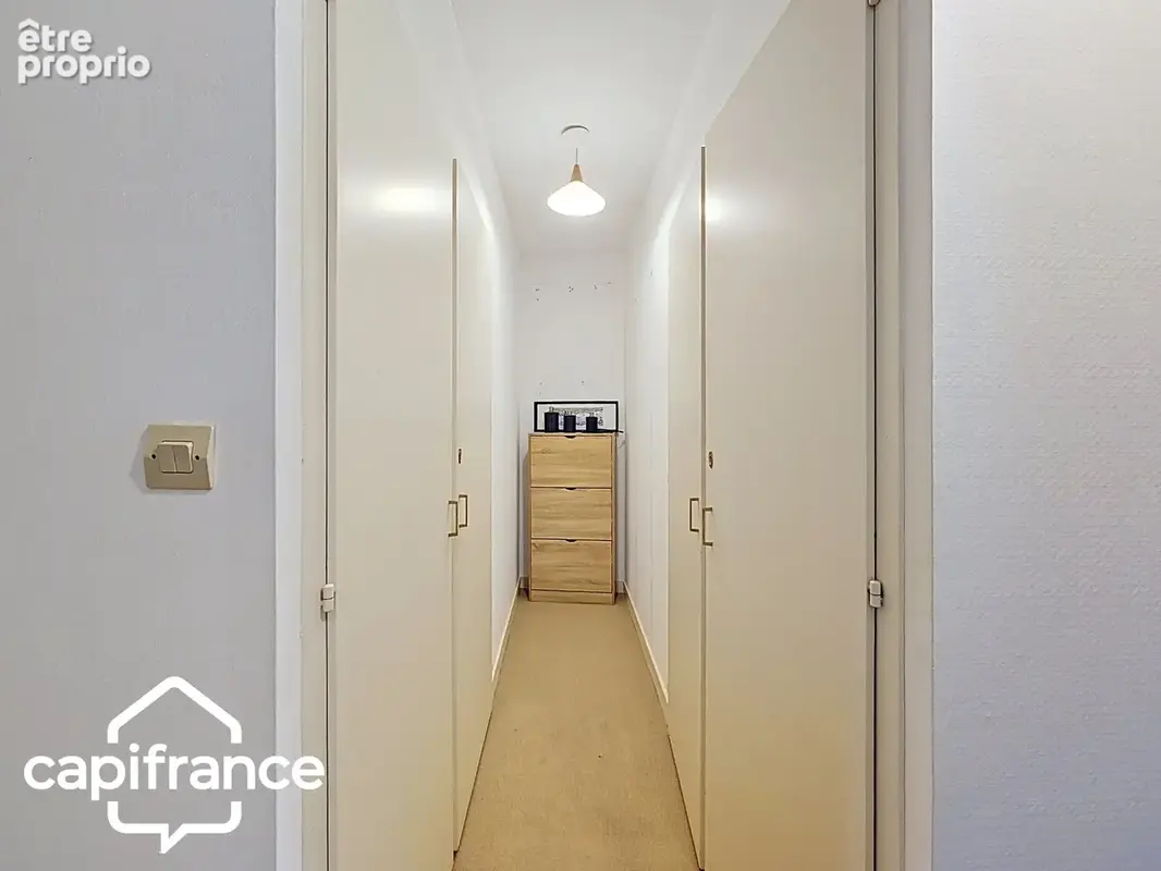 THOUARS Place Lavault- Appartement de 200 m2 -climatisation réversible- 5 chambres -Ascenseur privatif - photo 8
