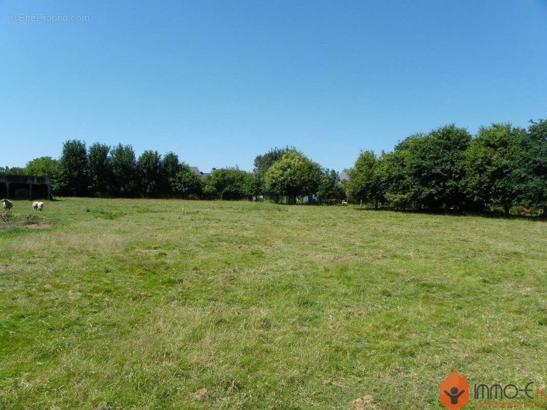 Terrain à COUTEVROULT
