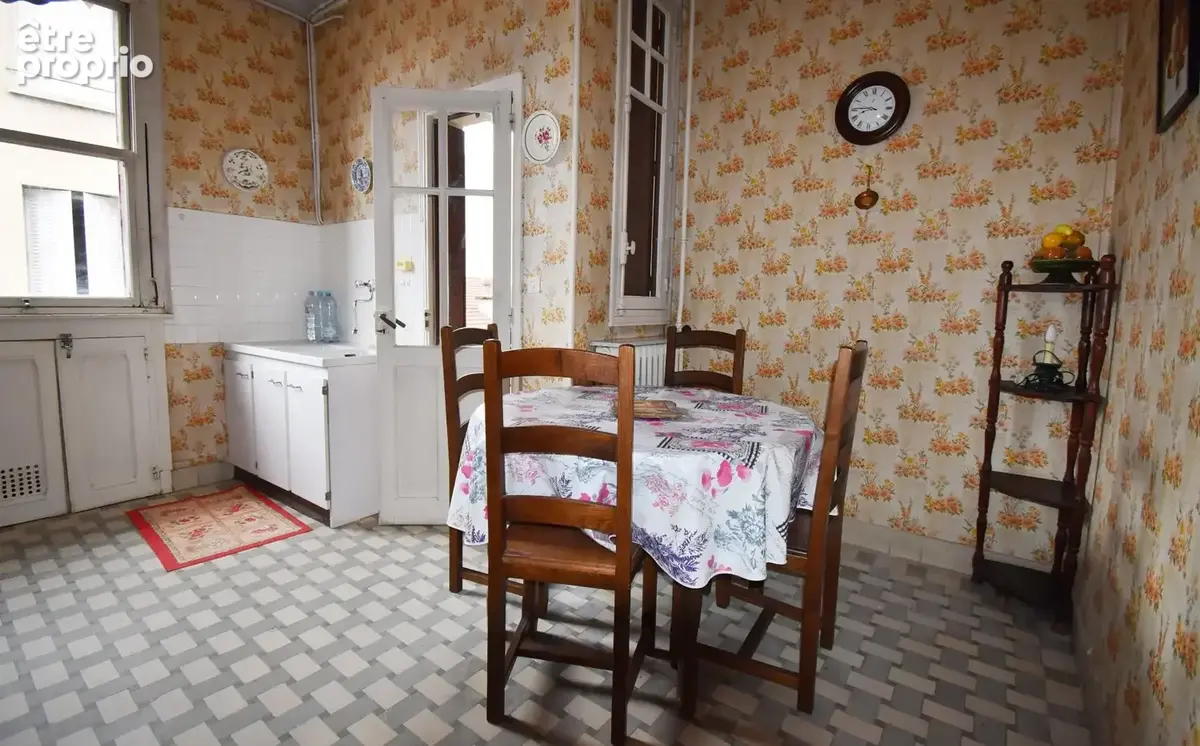 Vente à Vichy d'un grand T3 de 91 m², quartier République. - photo 14