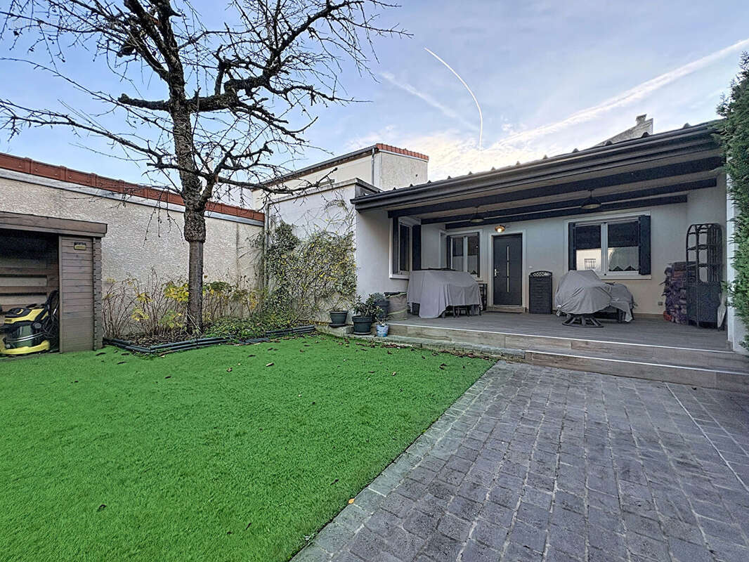 Maison à SURESNES