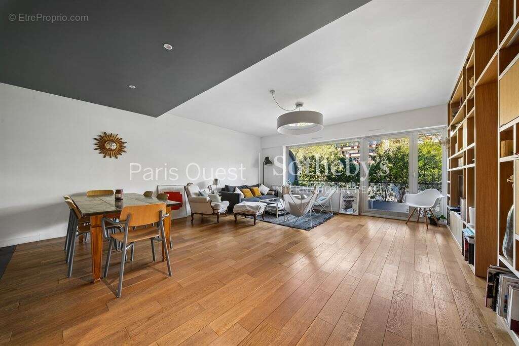 Appartement à NEUILLY-SUR-SEINE