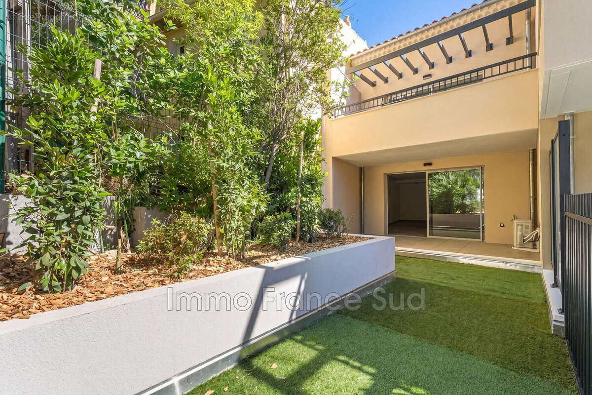 Appartement à LA GARDE-FREINET