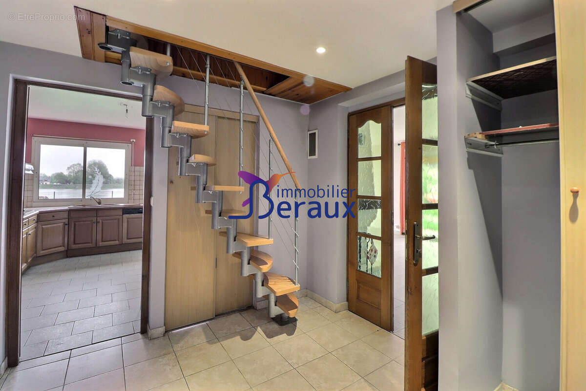 Maison à LE MESNIL-SOUS-JUMIEGES