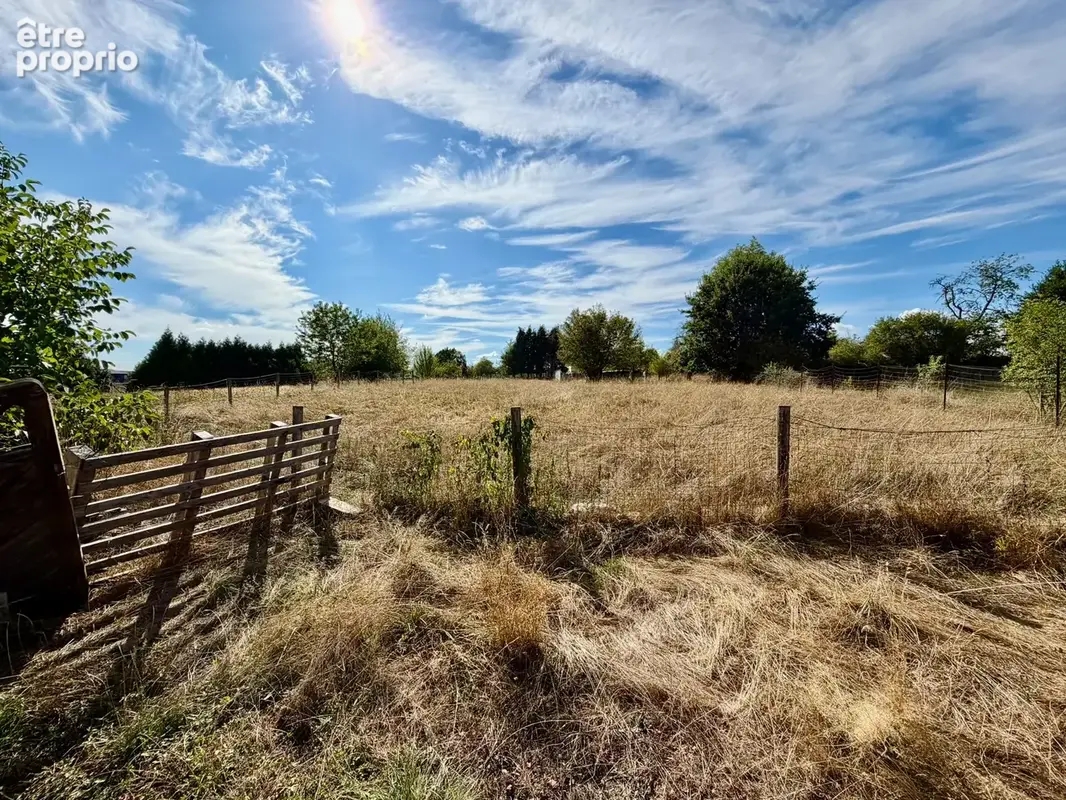 Vente propriété, pavillon +  bâtiment de 700 m2 env sur terrain de 2,12 ha LURE - photo 4