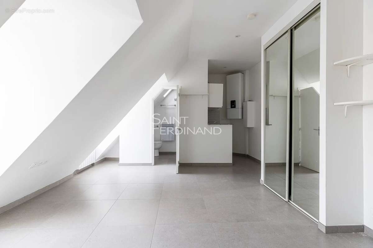 Appartement à PARIS-17E