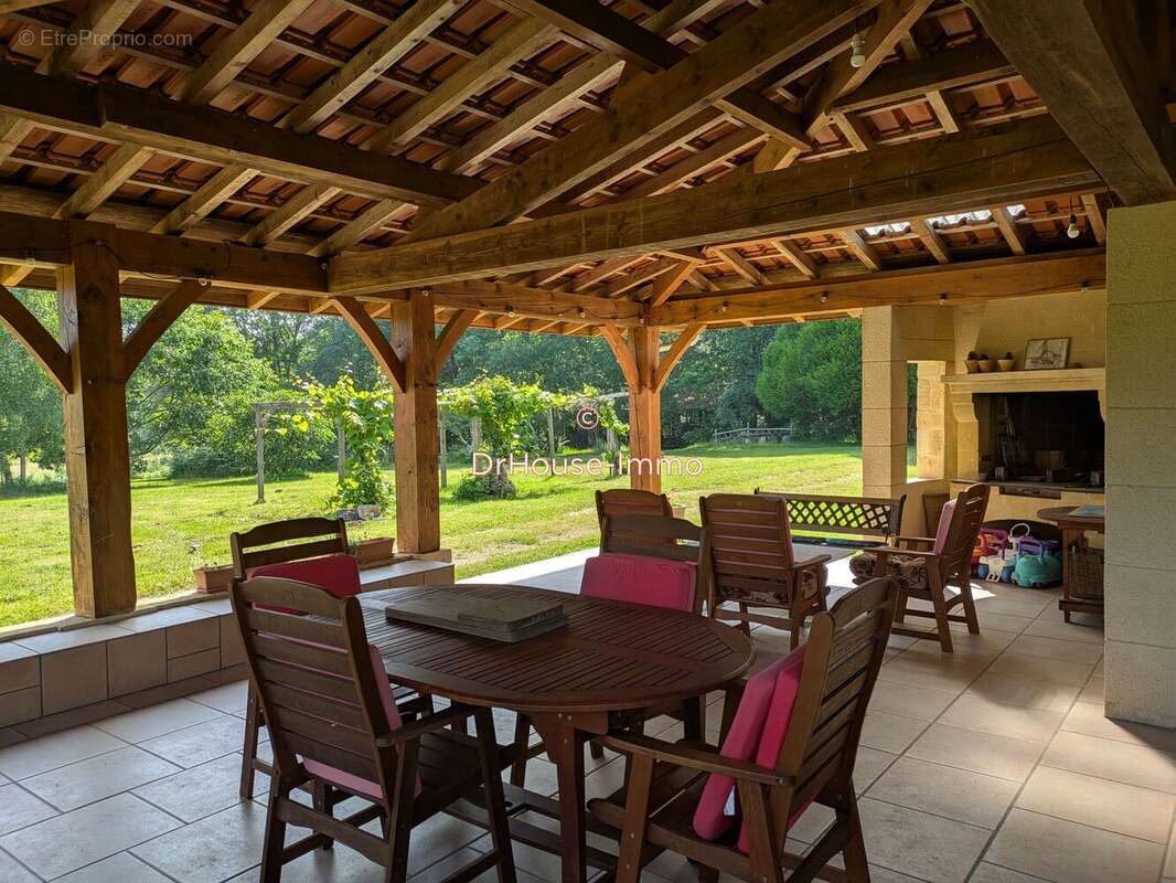 Maison à FRAYSSINET-LE-GELAT