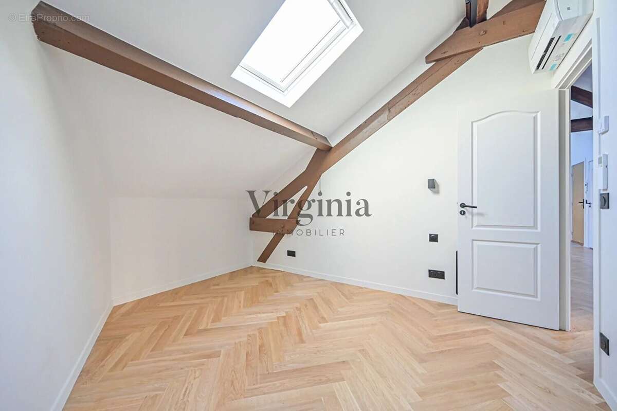 Appartement à CHARENTON-LE-PONT