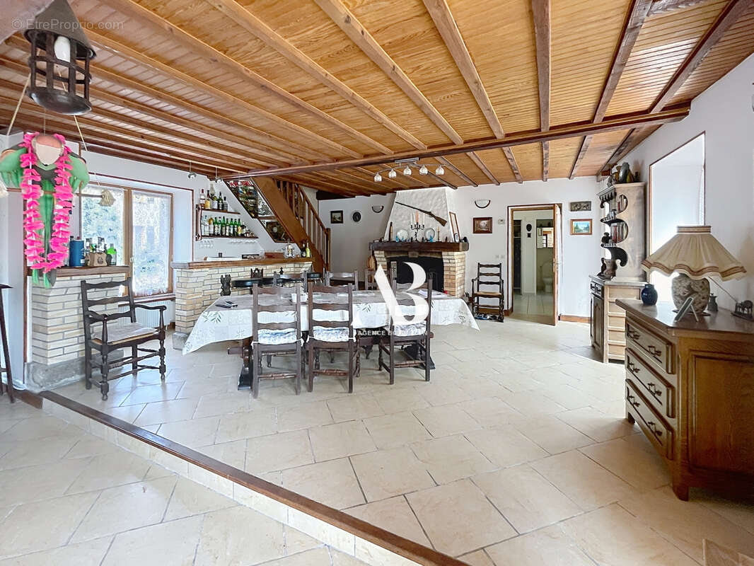 Maison à LA CHAPELLE-RABLAIS