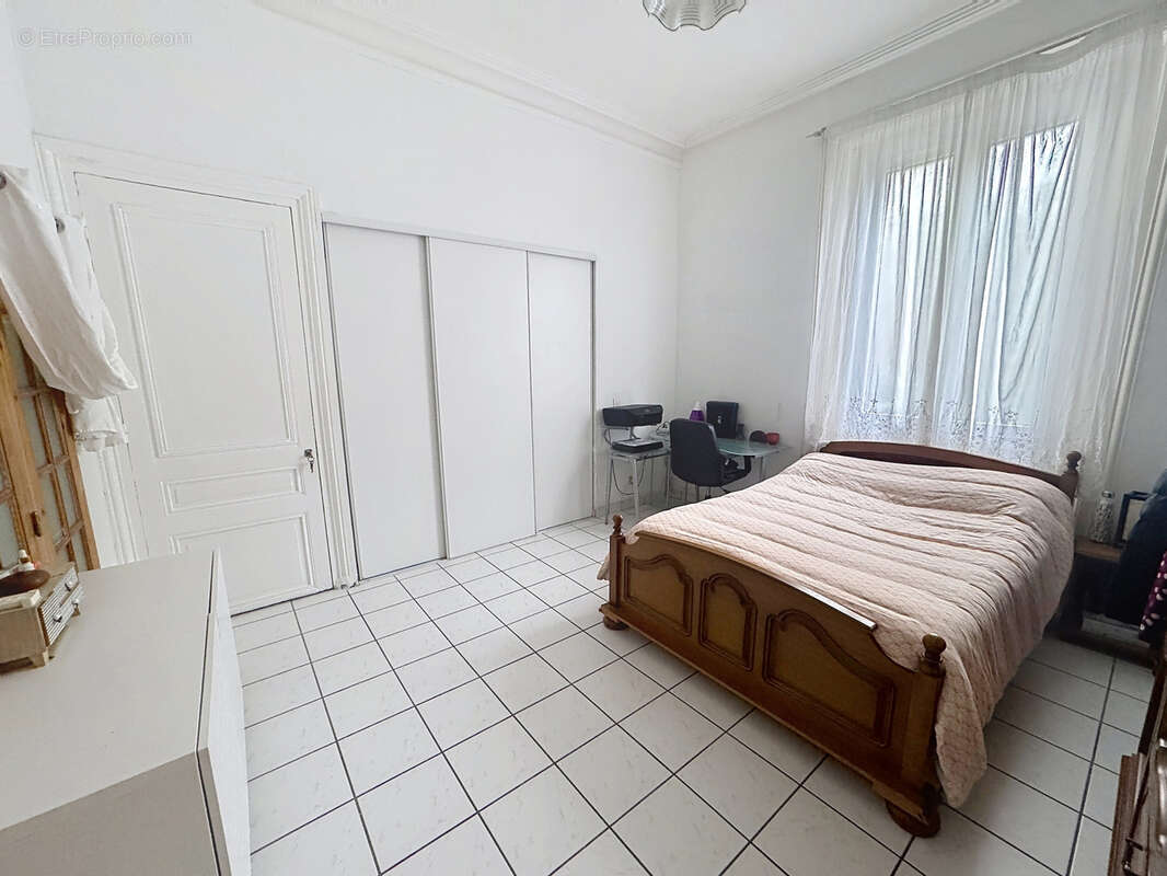 charité / t6 146m2 garage cour intérieure - photo 6