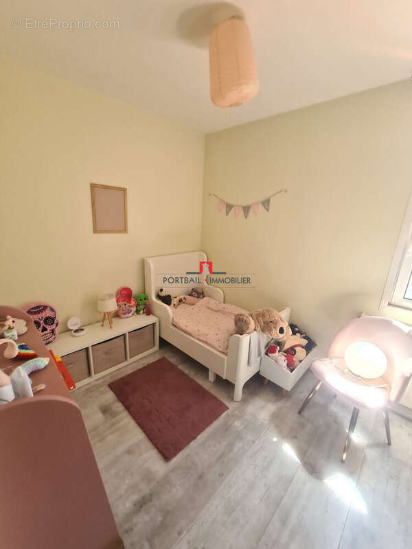 Maison 68 m² à Ambares-Et-Lagrave  - photo 4