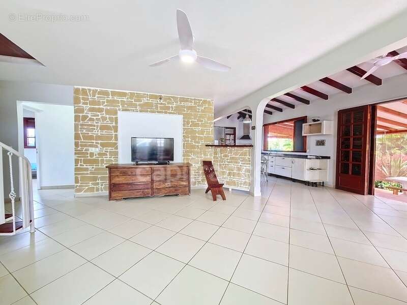 Maison à CAPESTERRE-BELLE-EAU