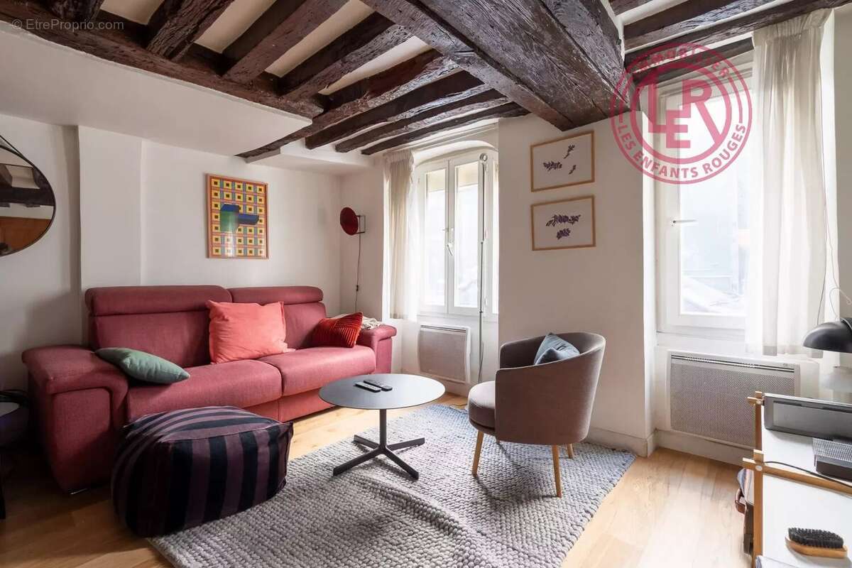 Appartement à PARIS-3E