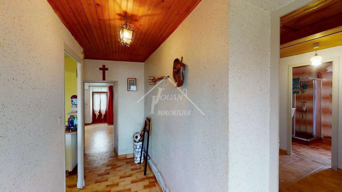 Maison à COUTANSOUZE