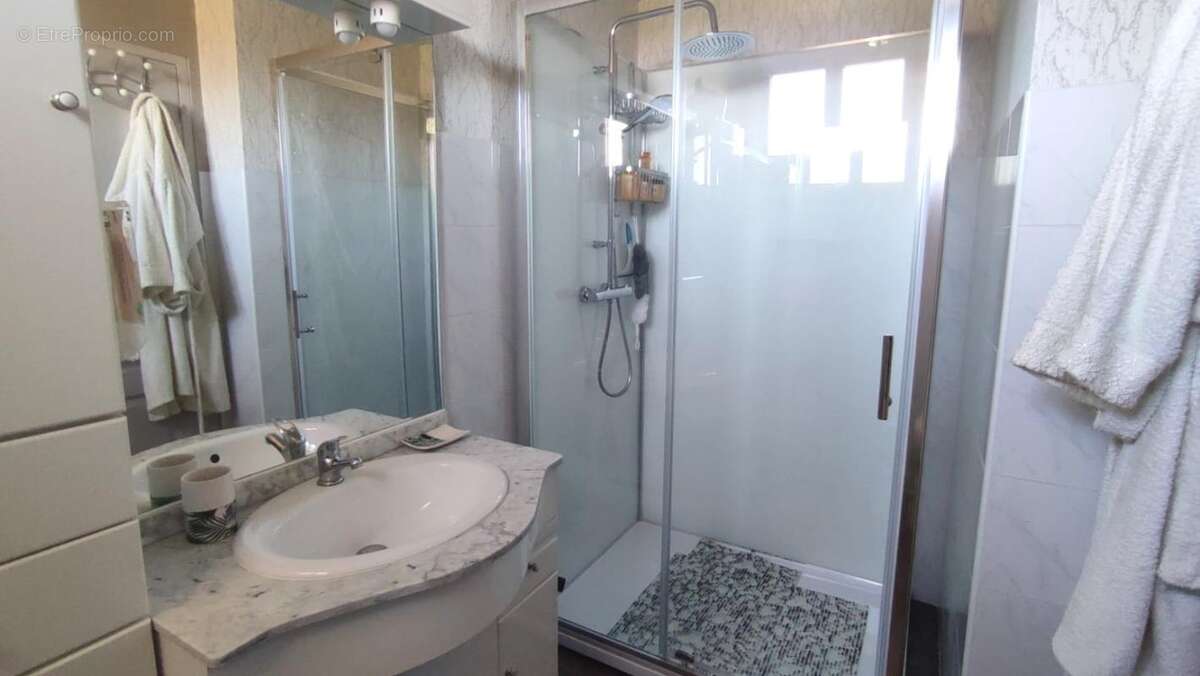 Maison individuelle avec beau terrain plat à Soursac - photo 10