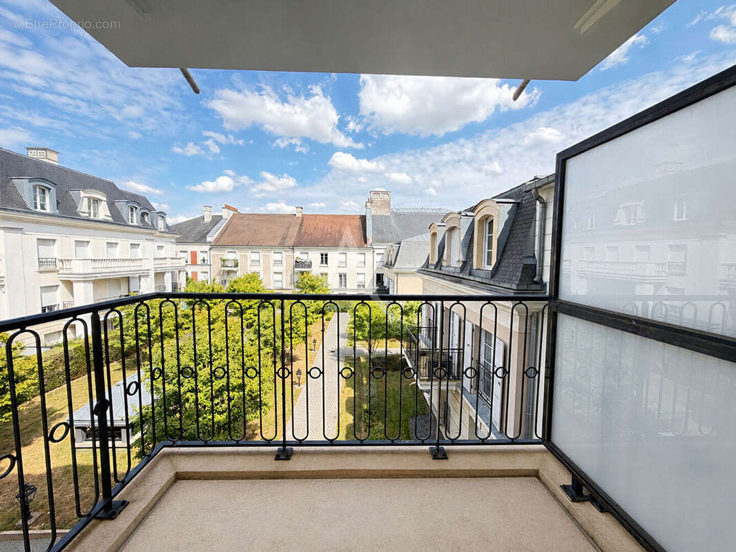 Emplacement premium à Serris - 3P avec balcon et 2 places de parkings - photo 2