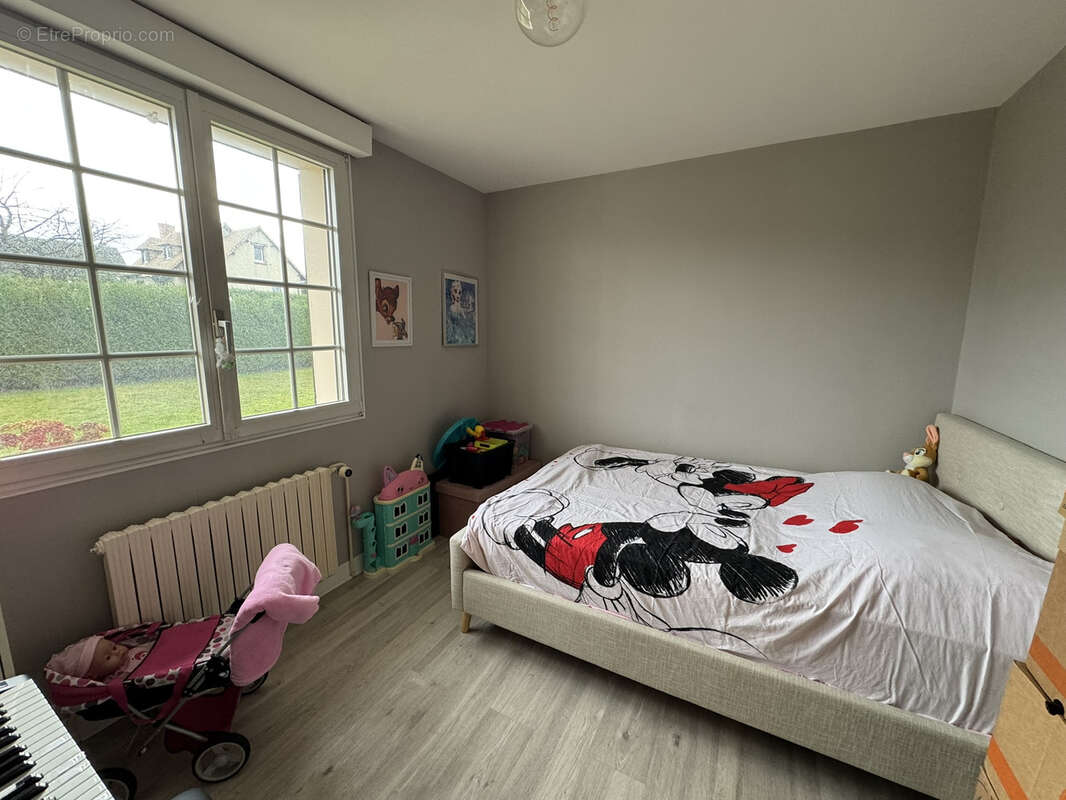 Maison à LA RIVIERE-SAINT-SAUVEUR