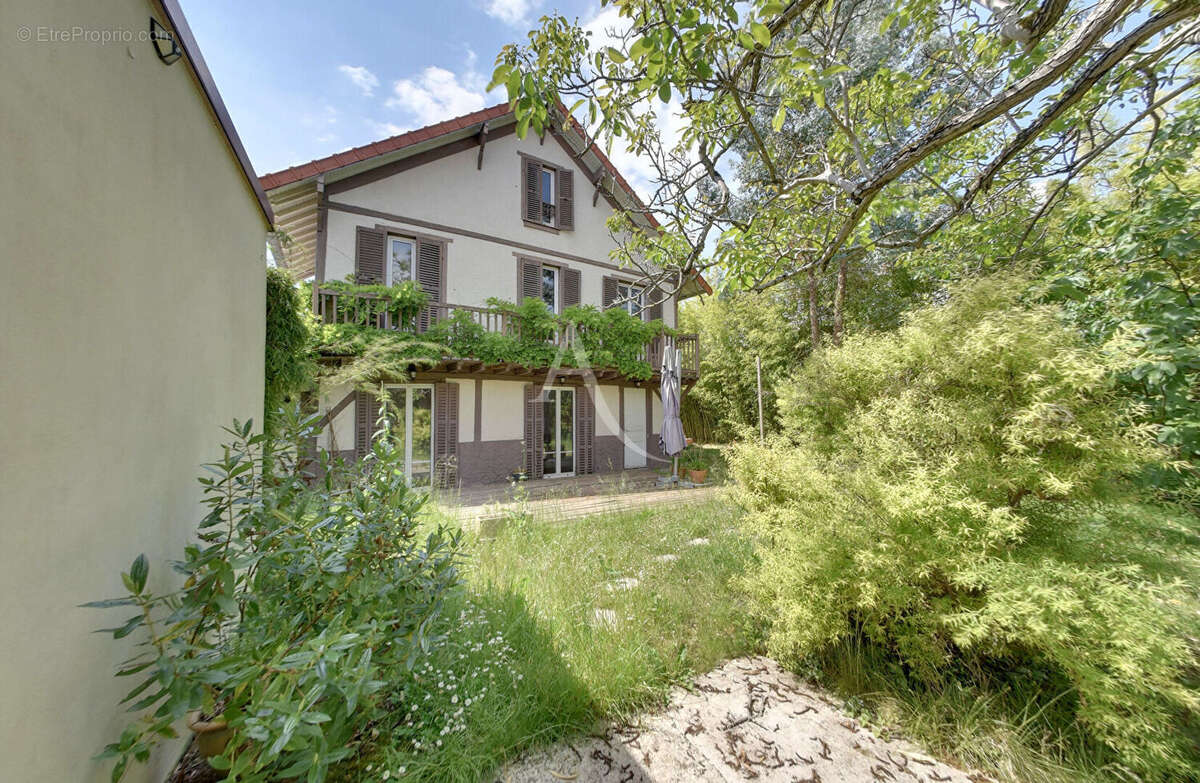 Maison à LE PERREUX-SUR-MARNE