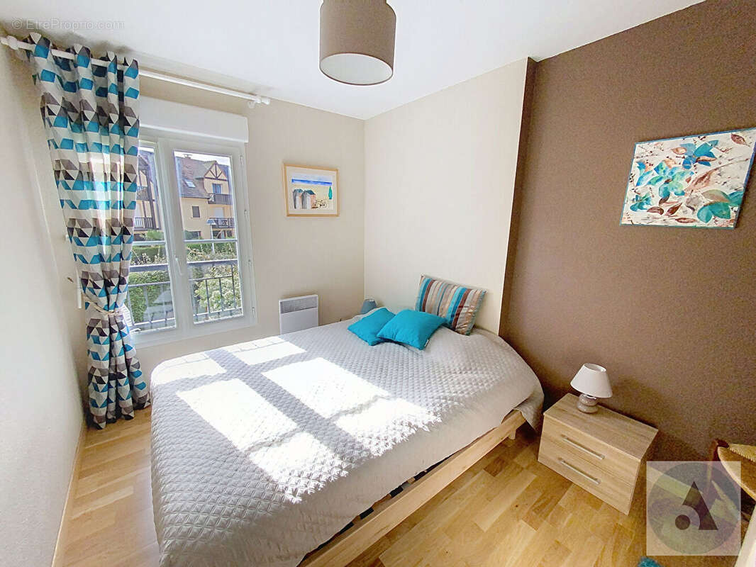 Appartement à COLLEVILLE-MONTGOMERY