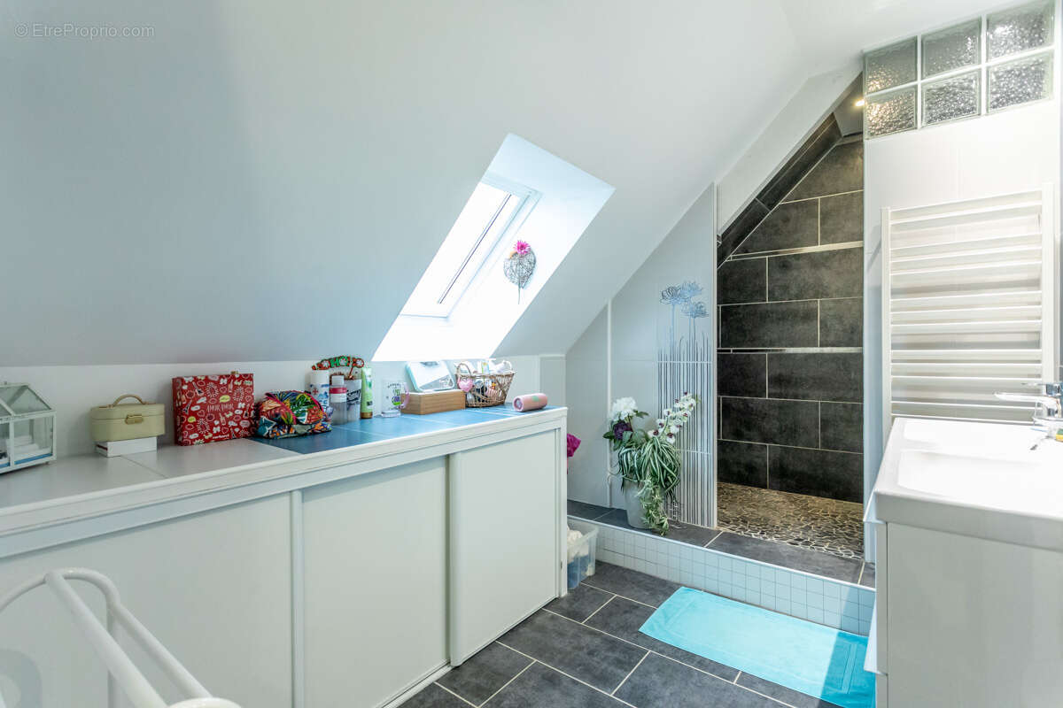 Maison à SAINT-DOULCHARD