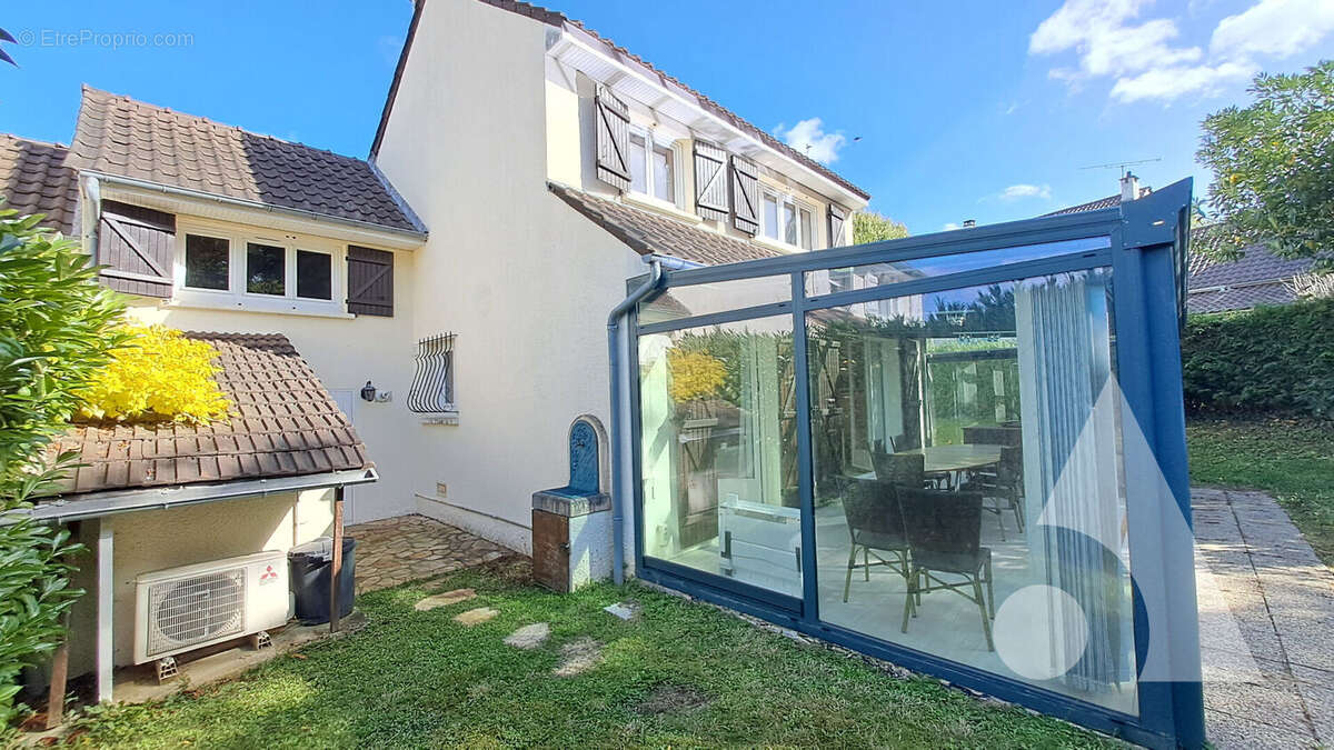 Maison à SAINT-REMY-LES-CHEVREUSE