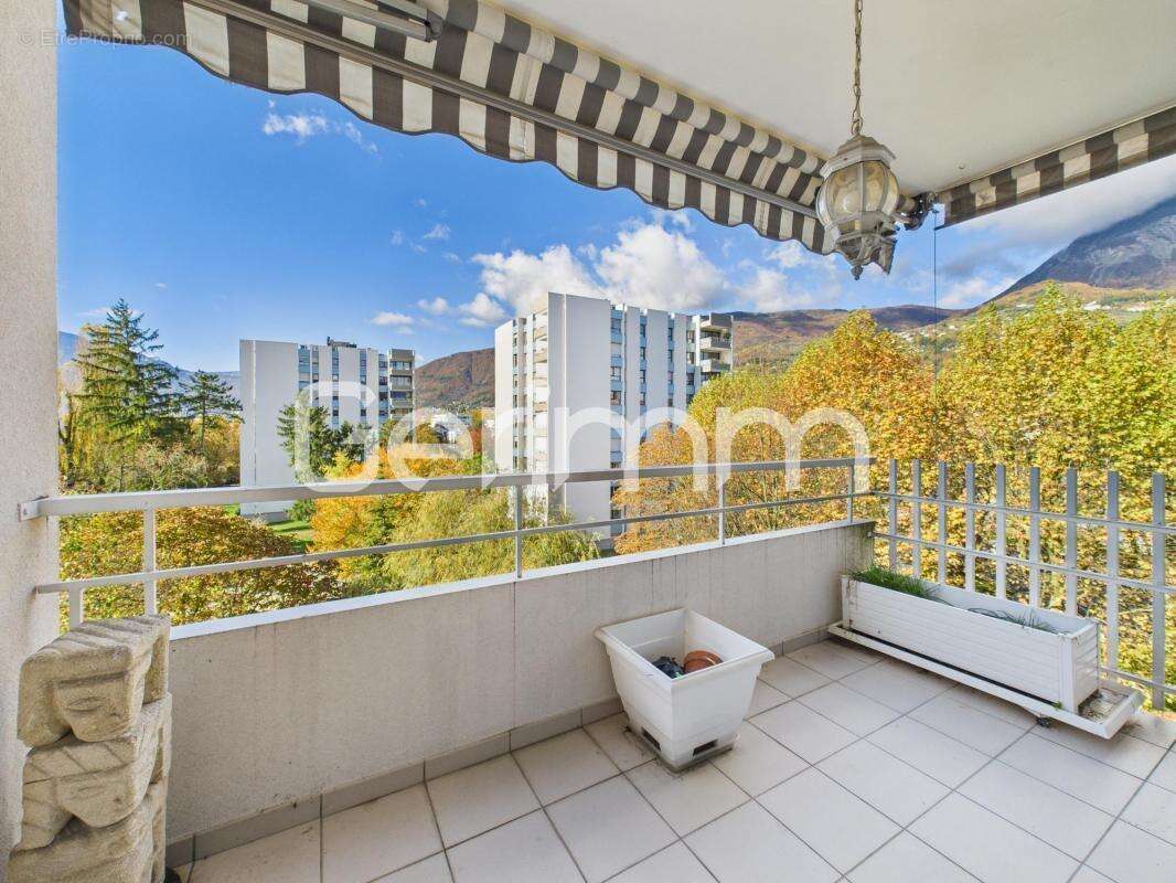 Appartement à MEYLAN