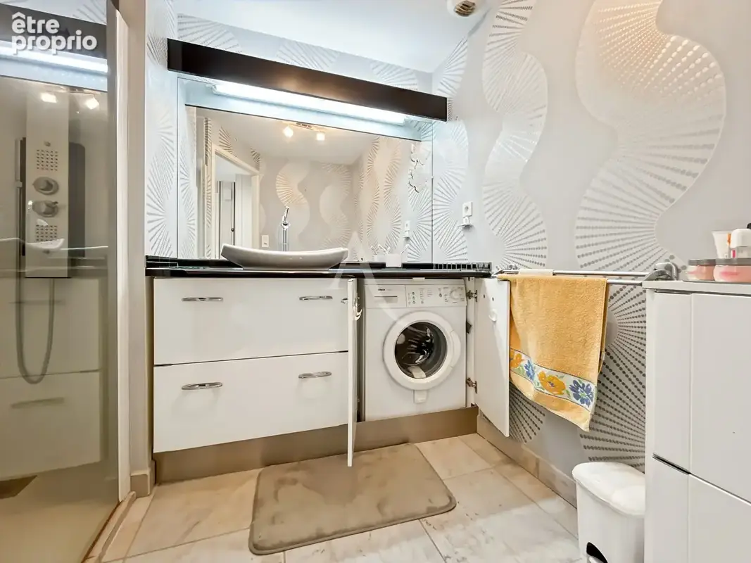 Appartement  3 pièce(s)  face mer avec 2 parkings et cave - photo 8