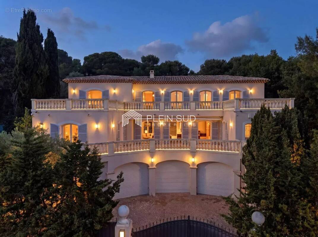 Photo Maison à Saint-Jean-Cap-Ferrat au prix de 12 600 000€