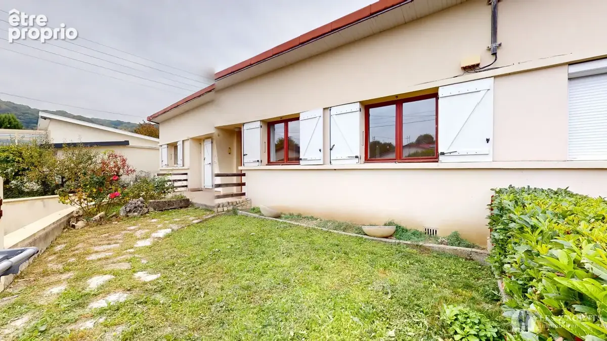 Maison Echirolles 6 pièces de 100m² sur 378m² de terrain, secteur Commanderie - photo 4