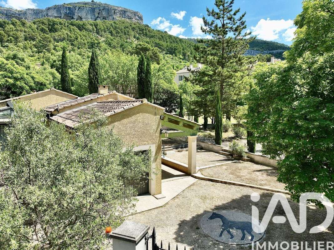 Photo 2 - Maison à FONTAINE-DE-VAUCLUSE