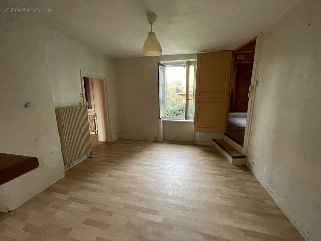 Photo 8 - Appartement à AMPLEPUIS