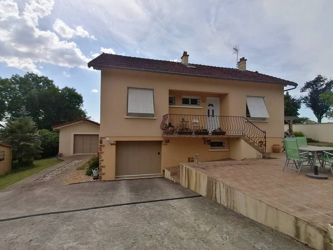 Maison à PEYRAT-DE-BELLAC