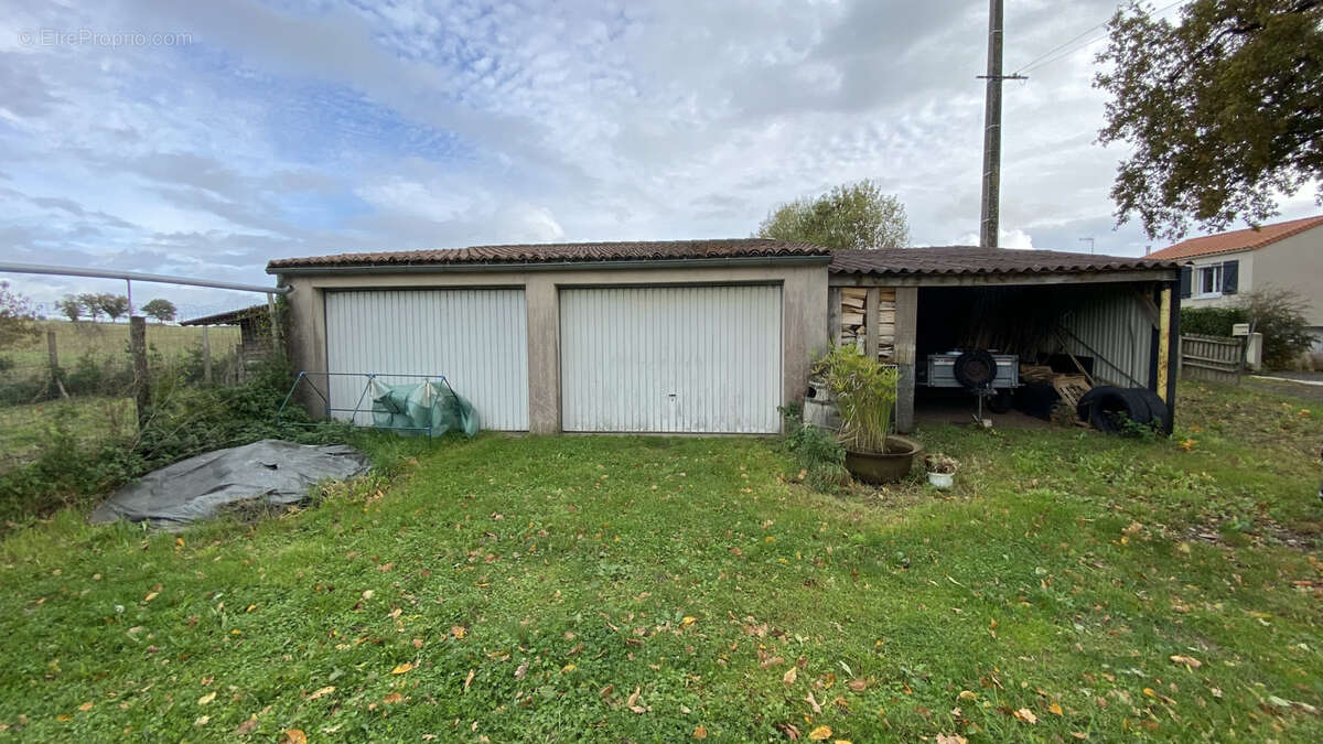 Maison à MONTOURNAIS