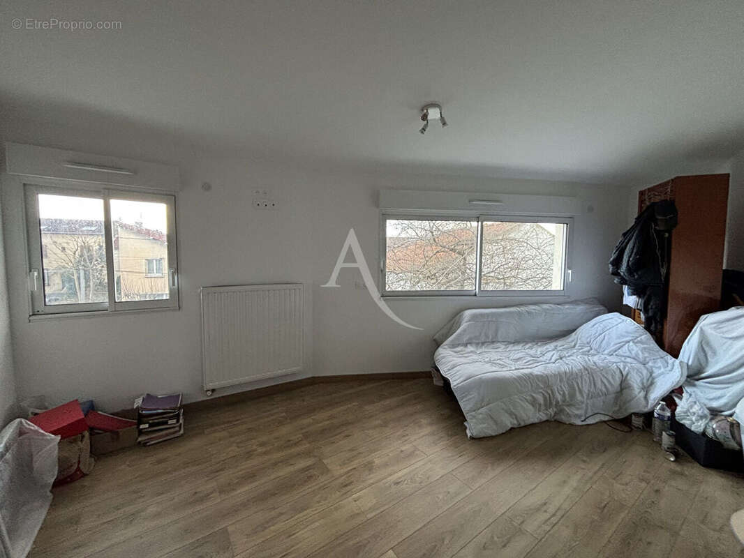 Maison à LA COURNEUVE