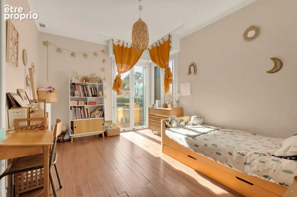 Maison familiale avec jardin et piscine - photo 6