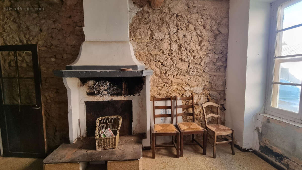 Maison à THEZAN-DES-CORBIERES
