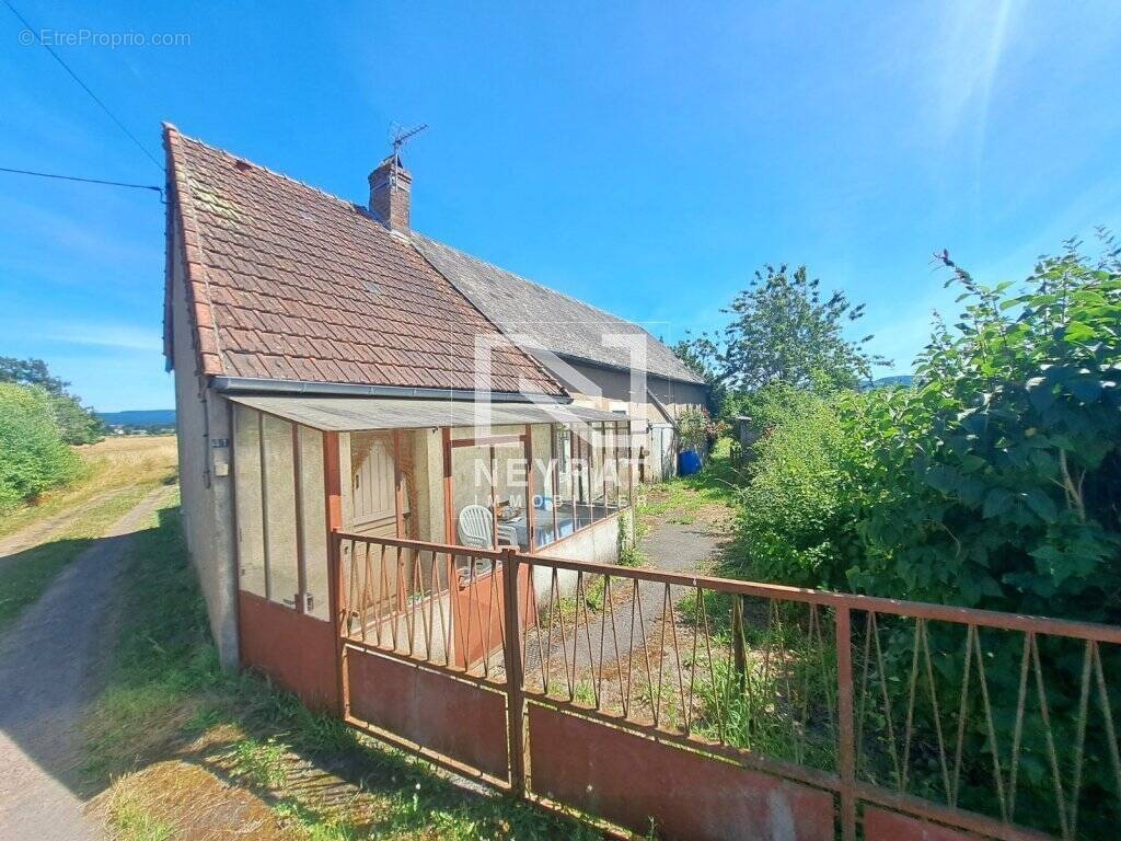 Maison à SAINT-FORGEOT