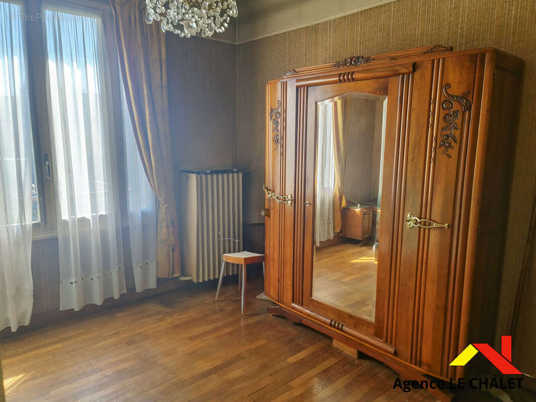 Maison à VILLENEUVE-LE-ROI